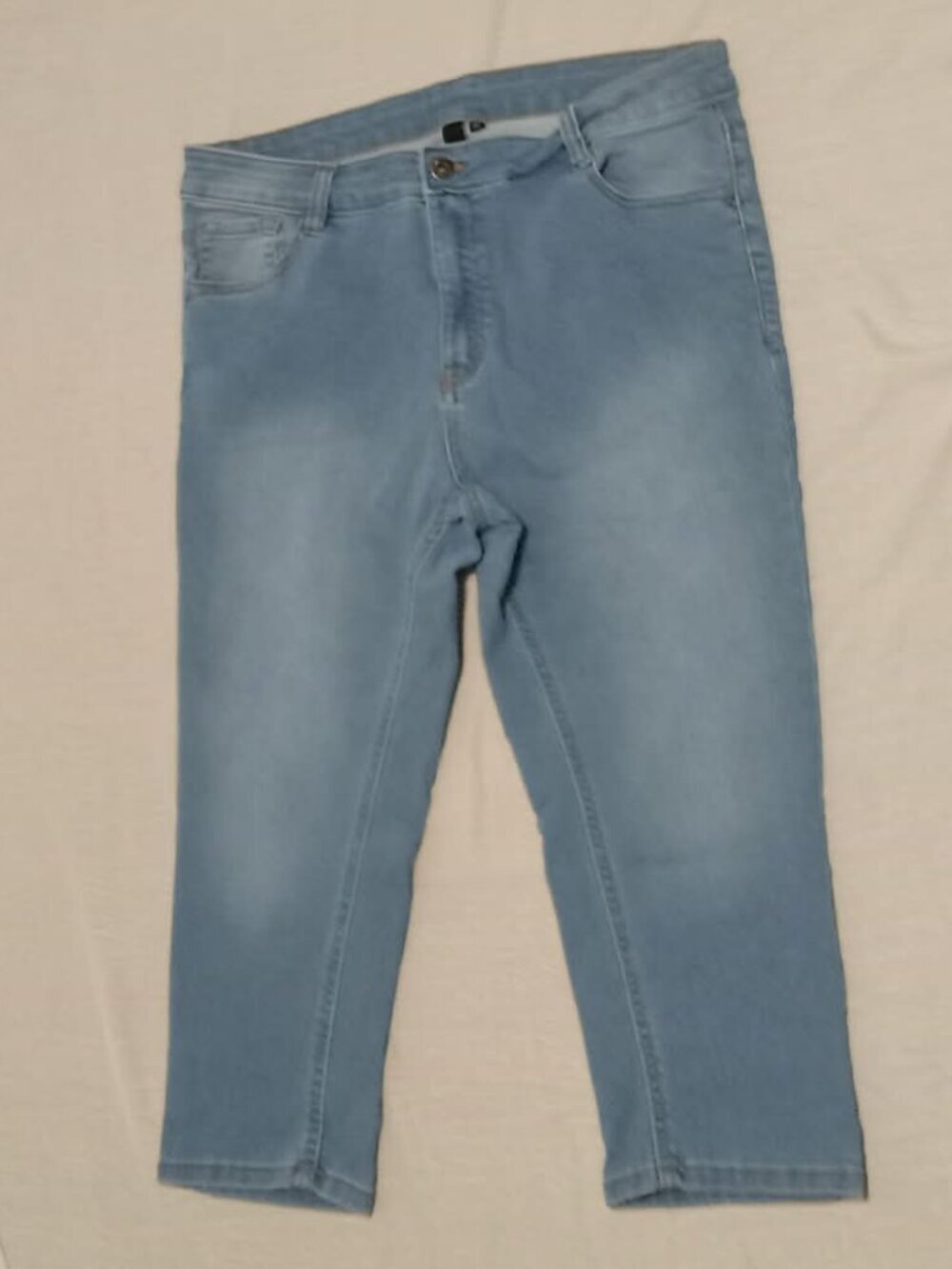 The perfect MC 3/4 powder blue jeans size 32